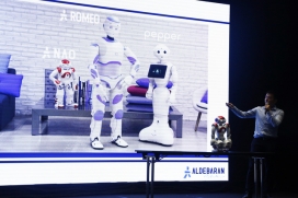 Robot trí tuệ nhân tạo dạy ngoại ngữ cho trẻ