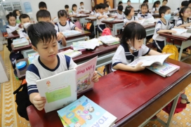 Sách tham khảo, sách bài tập: Hoa cả mắt nhưng không thể không dùng!