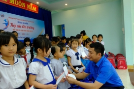 Dưới những ngôi trường không mái