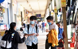 Sinh viên đổ về quê tránh dịch