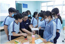 Nhà trường không nên tăng tải, đưa thêm các chương trình